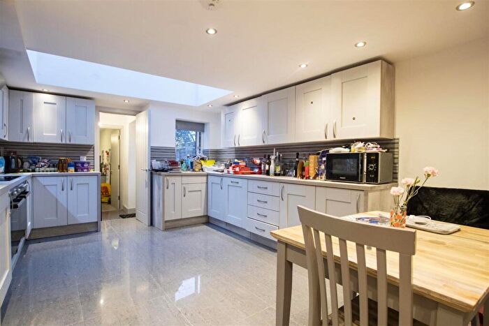 6 Bedroom House To Rent In Heeley Road, Birmingham, West Midlands, B29