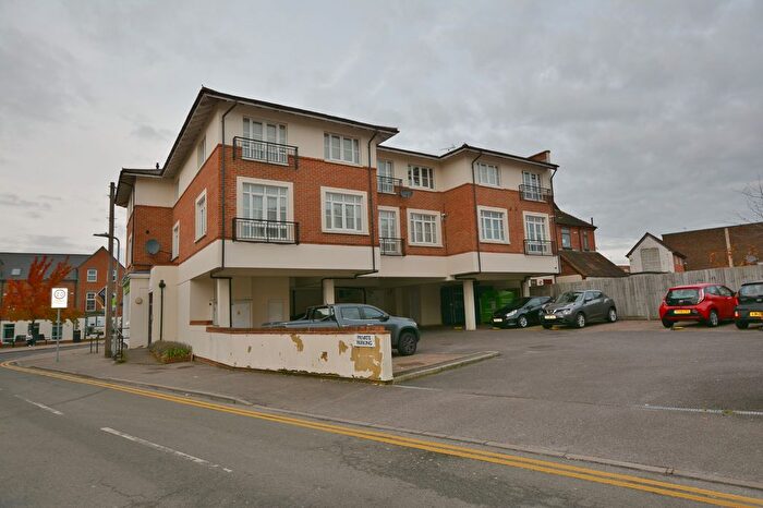 1 Bedroom Flat To Rent In Cambridge Road, Crowthorne, RG45