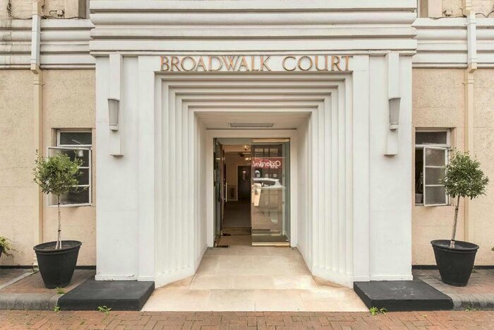 Studio To Rent In Palace Gardens Terrace, London, W8