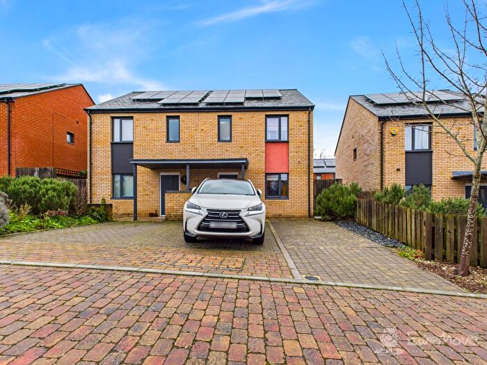 3 Bedroom Semi Detached House For Sale In Abraham Way, Bordon, Hampshire, GU35