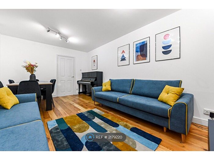 3 Bedroom Flat To Rent In Leysdown, London, NW5