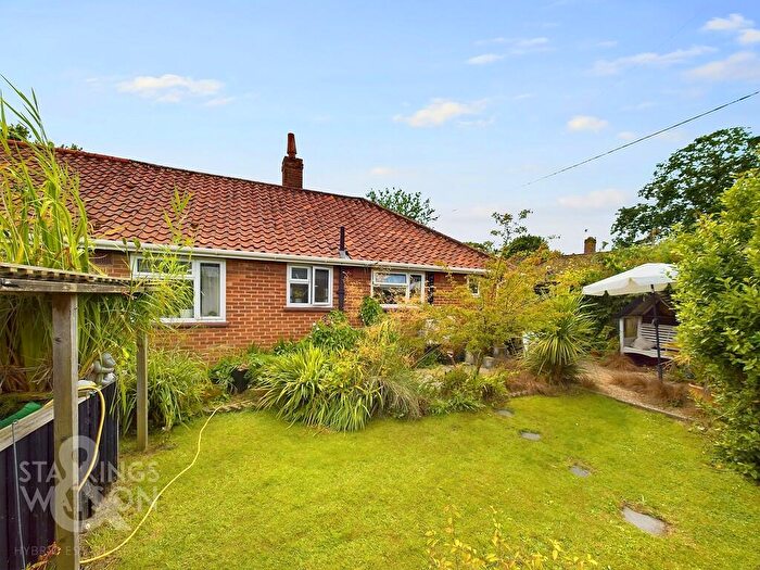 2 Bedroom Semi-Detached Bungalow For Sale In Green Lane, Tivetshall St. Margaret, Norwich, NR15