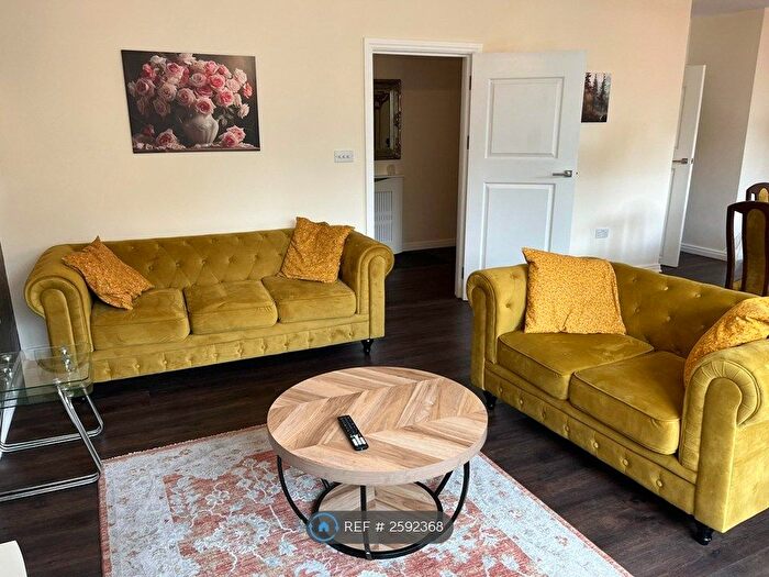 3 Bedroom Flat To Rent In Heathway Court, London, NW3