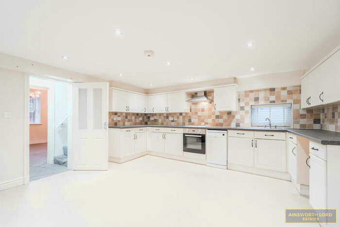 3 Bedroom End Of Terrace House To Rent In Livesey Branch Road, Feniscowles, Blackburn, BB2