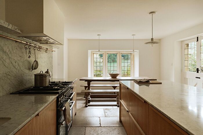 4 Bedroom Country House To Rent In Atcombe Court, Stroud, GL5