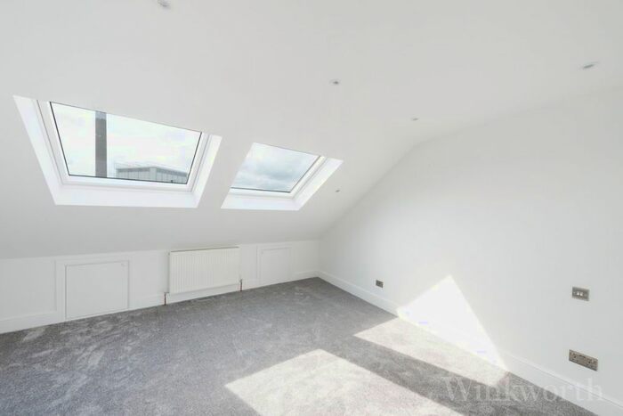 4 Bedroom End Of Terrace House To Rent In Surrey Canal Road, London, SE16