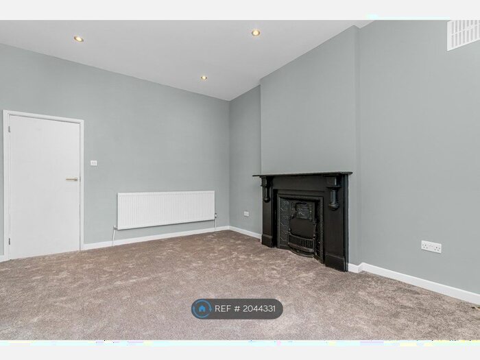 2 Bedroom Flat To Rent In Melfort Road, Thornton Heath, CR7