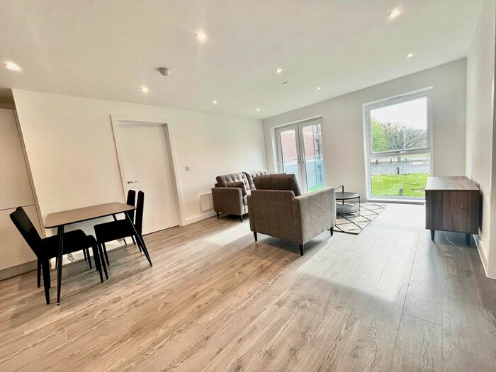 2 Bedroom Flat To Rent In Burley Road, Burley, Leeds, LS4