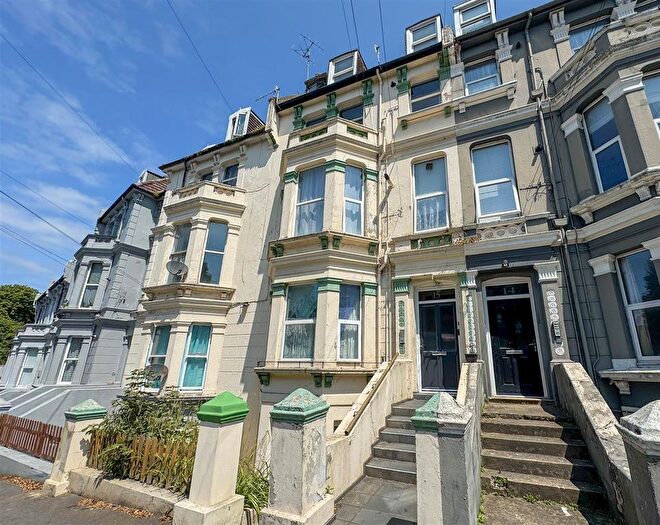 1 Bedroom Flat For Sale In Cornwallis Terrace, Hastings, TN34