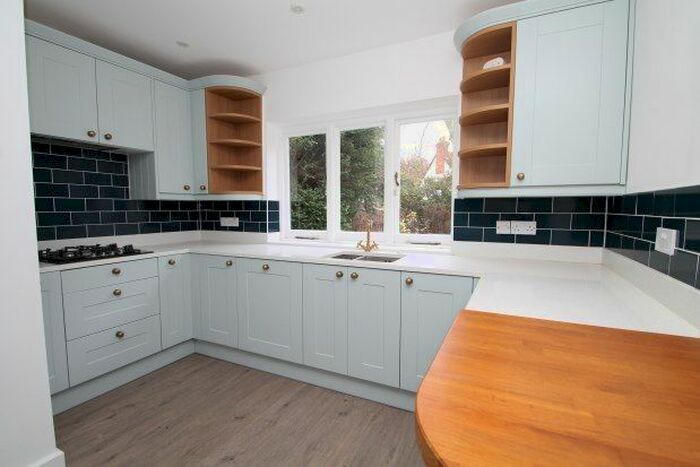 4 Bedroom Semi-Detached House To Rent In Dale Road, Purley, CR8