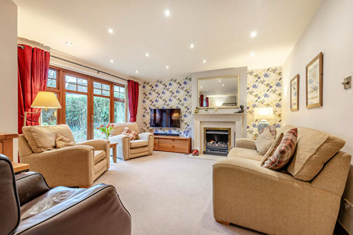 4 Bedroom Detached House For Sale In Station Road, Nailsea, BS48