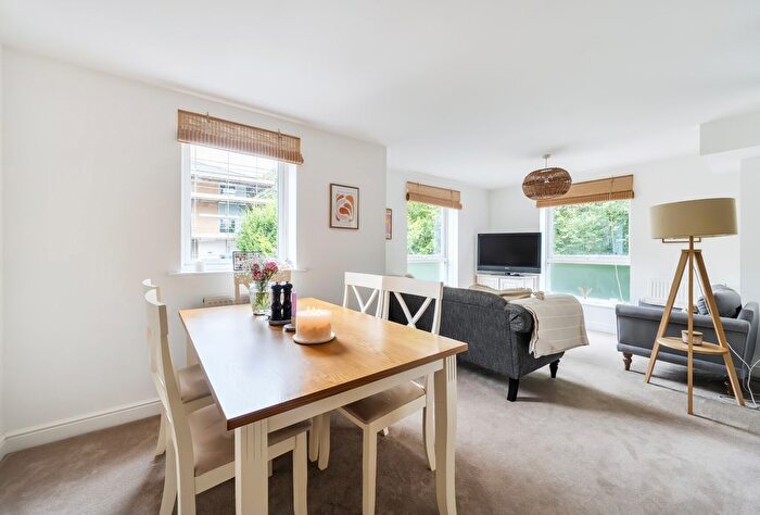 2 Bedroom Flat For Sale In Jackwood Court, Jackwood Way, Royal Tunbridge Wells, Kent, TN1