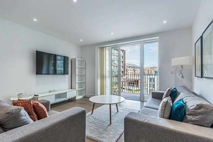 2 Bedroom Apartment To Rent In Vaughan Way, London, E1W