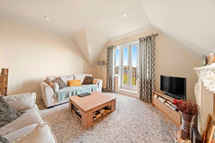 2 Bedroom Flat To Rent In Wimbledon Hill Road, Wimbledon, SW19