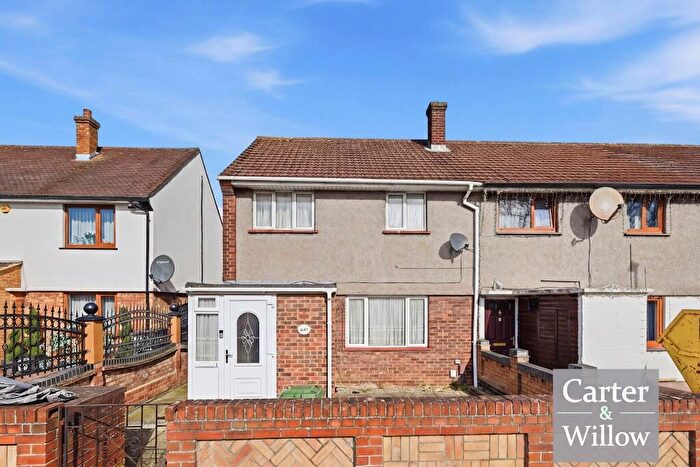 3 Bedroom End Of Terrace House For Sale In Muggeridge Road, Dagenham, RM10