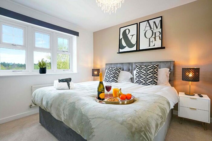 5 Bedroom House To Rent In Garner Close, Northampton, Northamptonshire, NN5