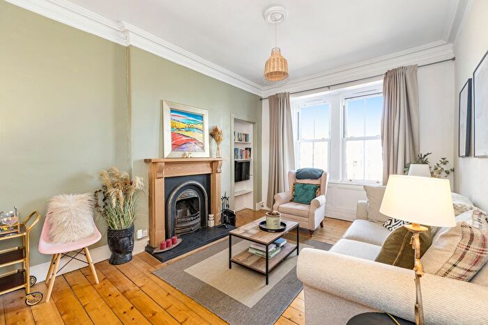 1 Bedroom Flat For Sale In / Parsons Green Terrace, Meadowbank, Edinburgh, EH8
