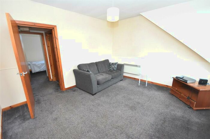 1 Bedroom Flat To Rent In Claremont Place, Top Floor Left, West End, Aberdeen, AB10
