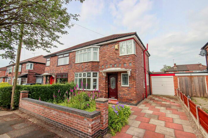 3 Bedroom Semi-Detached House To Rent In Southbourne Avenue, Urmston, Manchester, M41