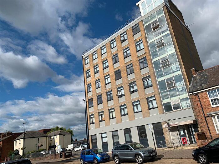 1 Bedroom Apartment To Rent In Buckingham Street, Aylesbury, HP20