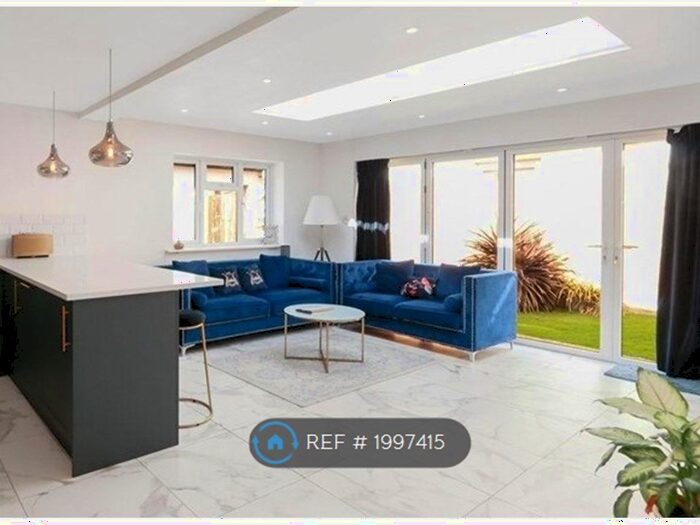 3 Bedroom Bungalow To Rent In Newcroft Gardens, Christchurch, BH23