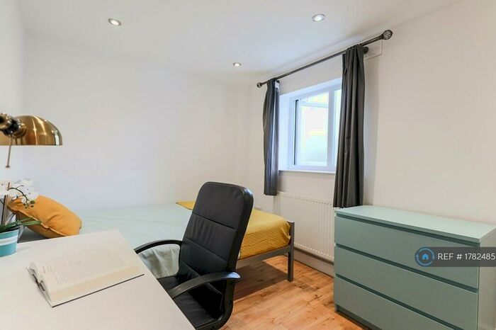 5 Bedroom Flat To Rent In Chalton Street, London, NW1