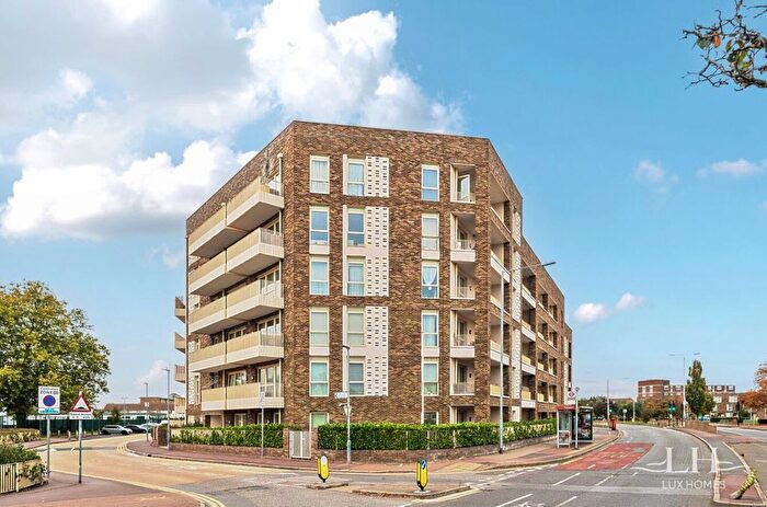 1 Bedroom Flat For Sale In Saddler House, Dagenham, RM10