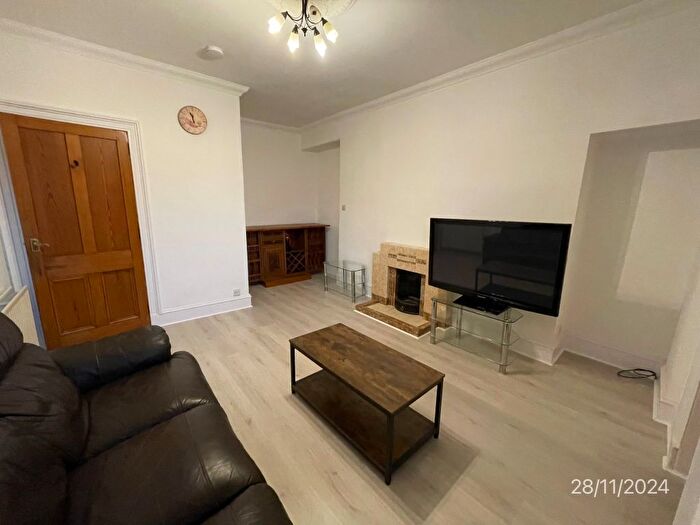 2 Bedroom Flat To Rent In Victoria Road, Top Floor, Aberdeen, Aberdeenshire, AB11