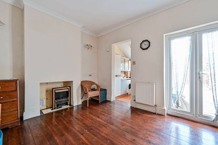 3 Bedroom Property To Rent In Glenfarg Road, Catford, London, SE6