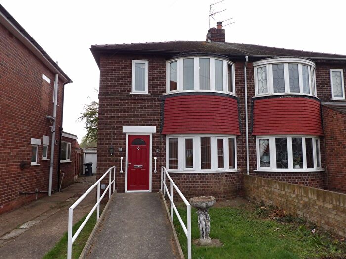 3 Bedroom Semi-Detached House To Rent In Earlston Drive, Doncaster, DN5