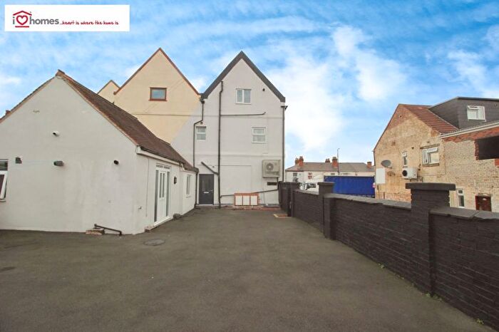 3 Bedroom Maisonette To Rent In Springfields, Rushall, WS4