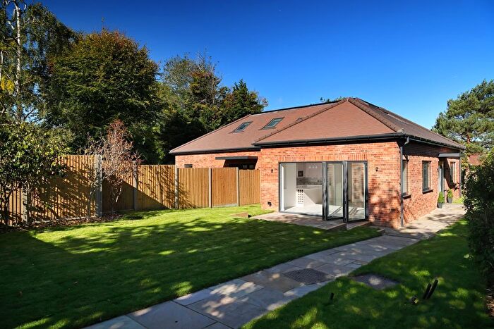 3 Bedroom Semi-detached House For Sale In Kennel Close, Great Bookham, Bookham, Leatherhead, KT22