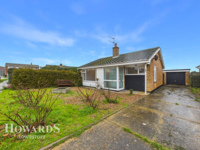 2 Bedroom Detached Bungalow For Sale In Breydon Way, Lowestoft, NR33