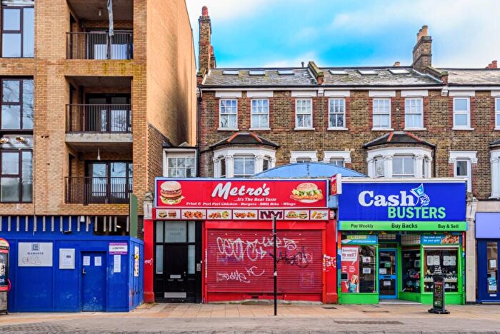 Flat To Rent In Rushey Green London, SE6