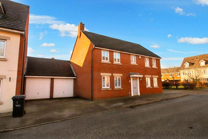 4 Bedroom Detached House To Rent In Wood End Close, MK44