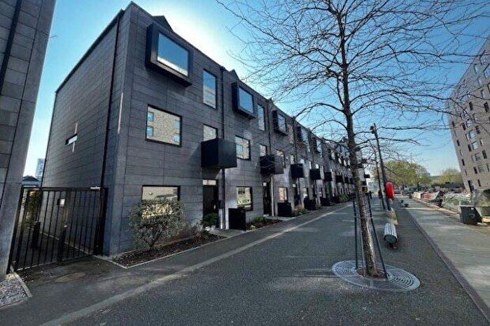 2 Bedroom Flat To Rent In Keepers Quay, Manchester, M4