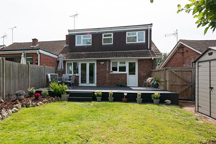 4 Bedroom Semi-detached House For Sale In Oxenden Crescent, Wingham, Canterbury, CT3