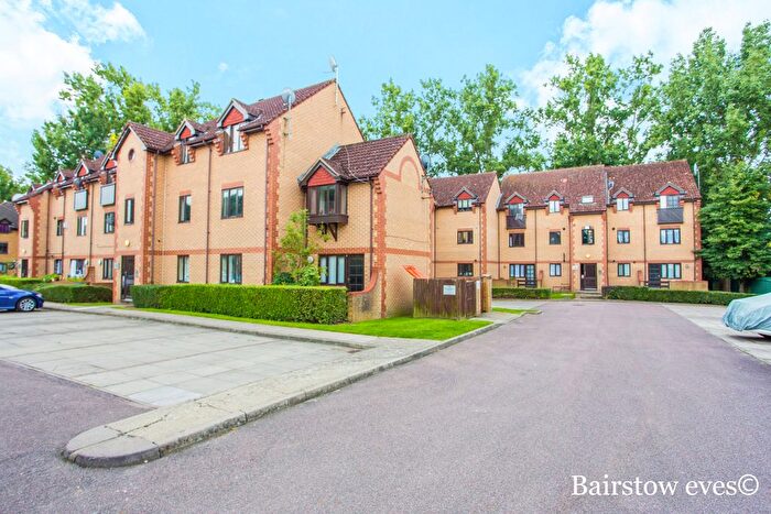 2 Bedroom Flat To Rent In Swan Drive, London, NW9