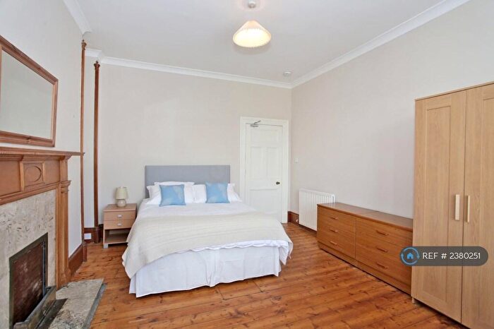 5 Bedroom Flat To Rent In Lilybank Place, Aberdeen, AB24