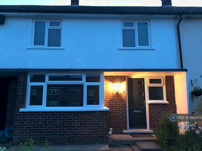 3 Bedroom Terraced House To Rent In Edinburgh Road, Maidenhead, SL6
