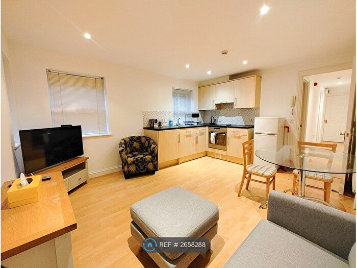 1 Bedroom Flat To Rent In Joiner Lane, Swindon, SN1