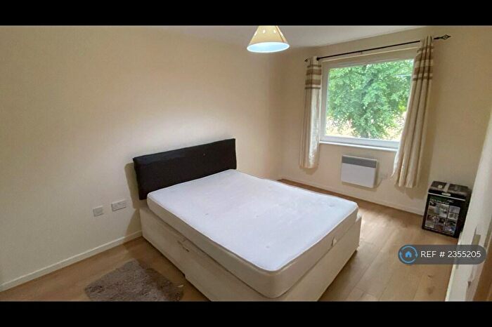 1 Bedroom Flat To Rent In Memorial Heights, Ilford, IG2