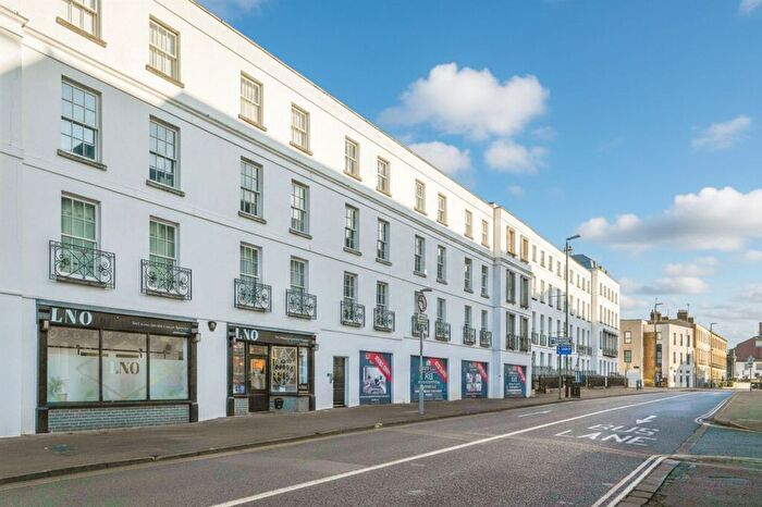 2 Bedroom Flat For Sale In Prince Regent Mews, Cheltenham, GL52