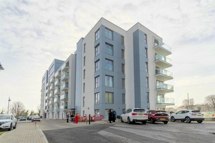 1 Bedroom Flat To Rent In Mount Wise Crescent, Plymouth, PL1