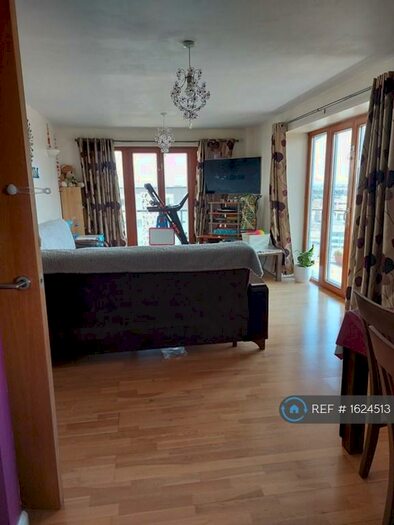 2 Bedroom Flat To Rent In Ilford Hill, Ilford, IG1