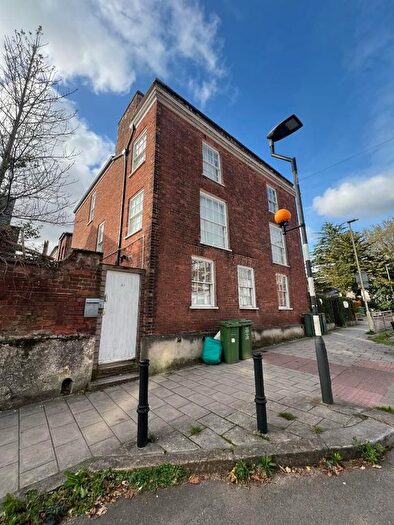 2 Bedroom Flat To Rent In St. Davids Hill, Exeter, EX4