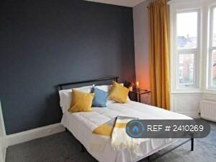 3 Bedroom Flat To Rent In Third Avenue, Heaton, Newcastle Upon Tyne, NE6