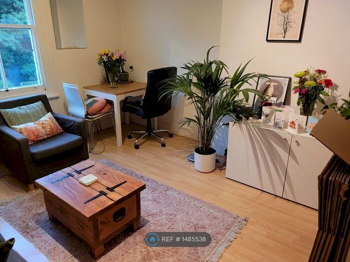 1 Bedroom Flat To Rent In Leigham Vale, London, SW16