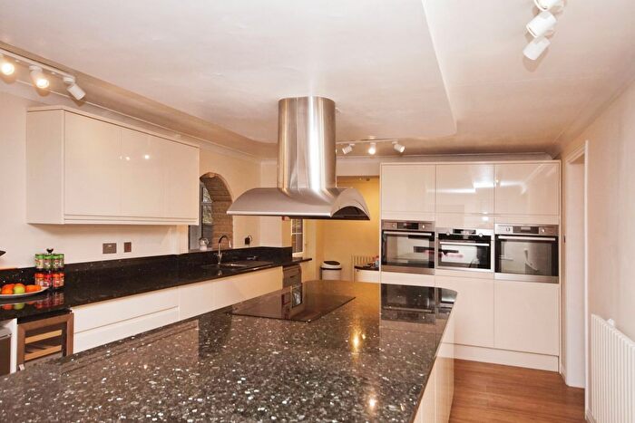 3 Bedroom Detached House For Sale In Jubilee Close, Cam, Dursley, Gloucestershire, GL11