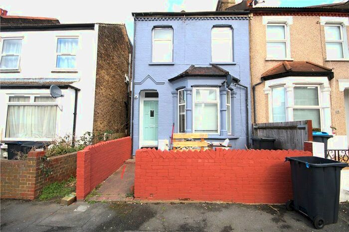 3 Bedroom Semi-Detached House To Rent In Upton Road, Thornton Heath, CR7